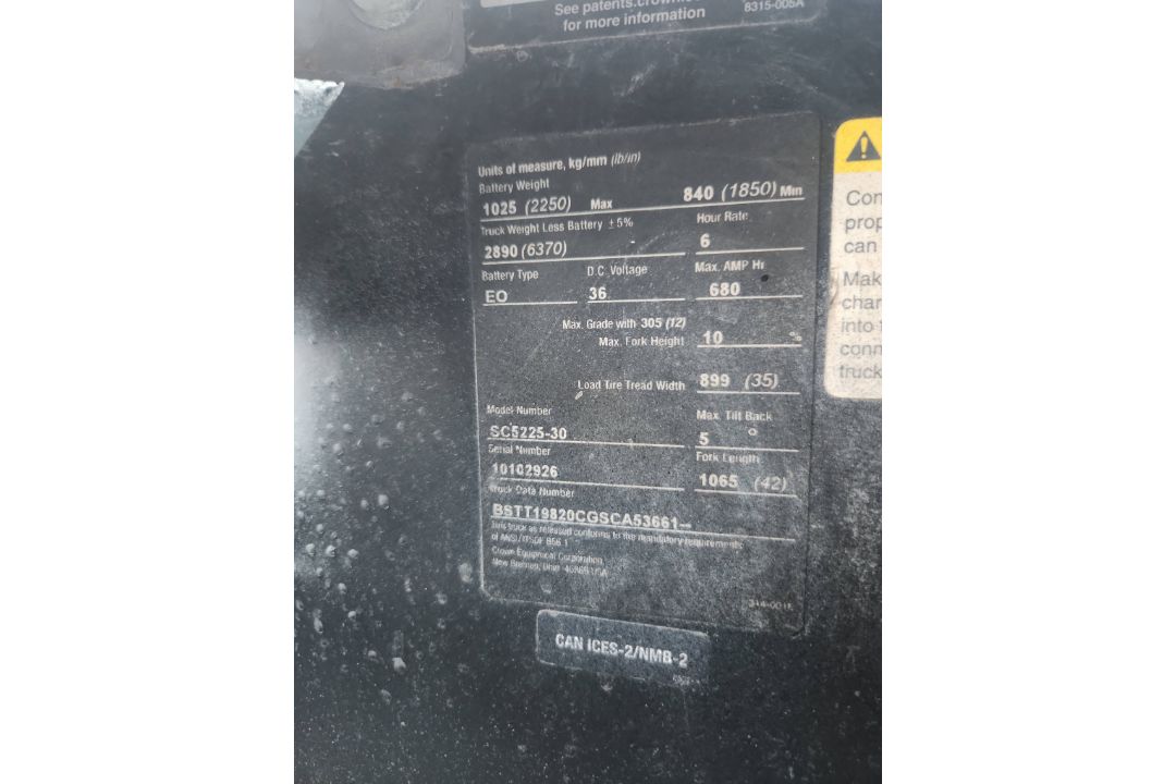 Crown Model: SC5225-30 3,000lb Capacity Electric Forklift with Battery. Hours: 5,086 - Image 5 of 8