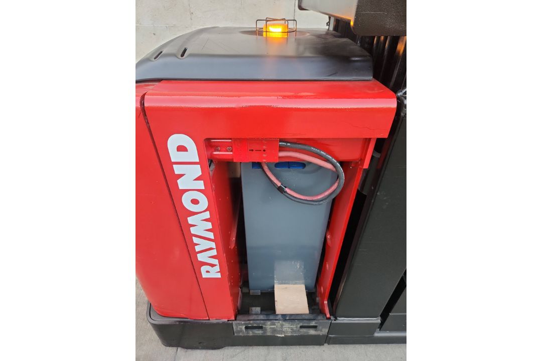 2020 Raymond Model: 530-OPC30TT 3,000LB Electric Order Picker Forklift. Hours: 6,708 - Image 8 of 8