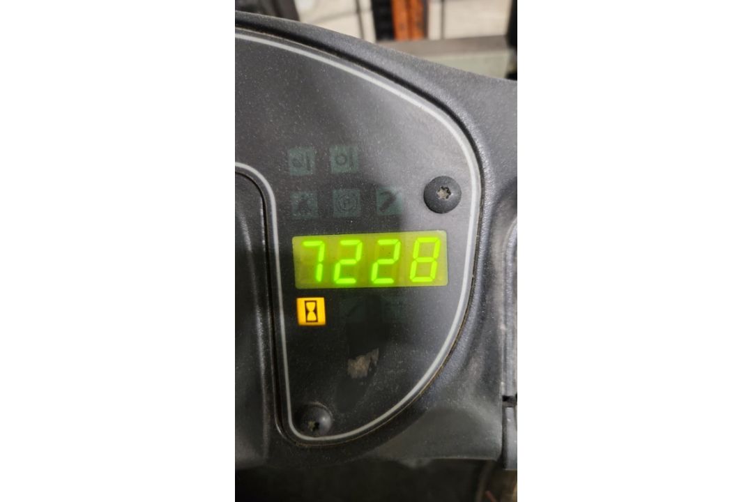2016 Clark Model: TMX25 5,000lb Capacity Electric Forklift with Battery. - Image 7 of 7