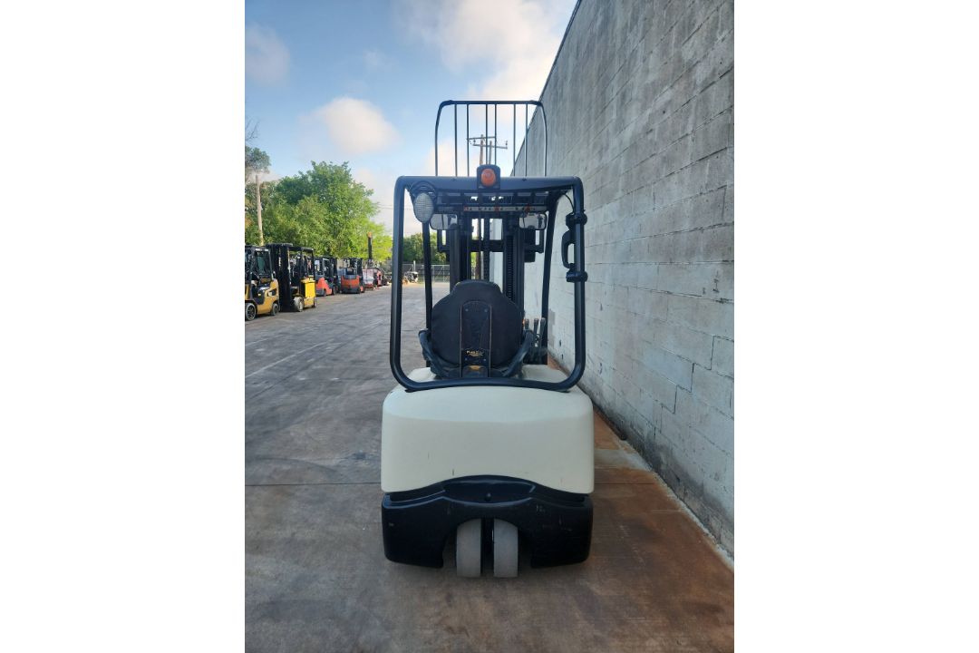 Crown Model: SC5225-30 3,000lb Capacity Electric Forklift with Battery. Hours: 5,086 - Image 2 of 8