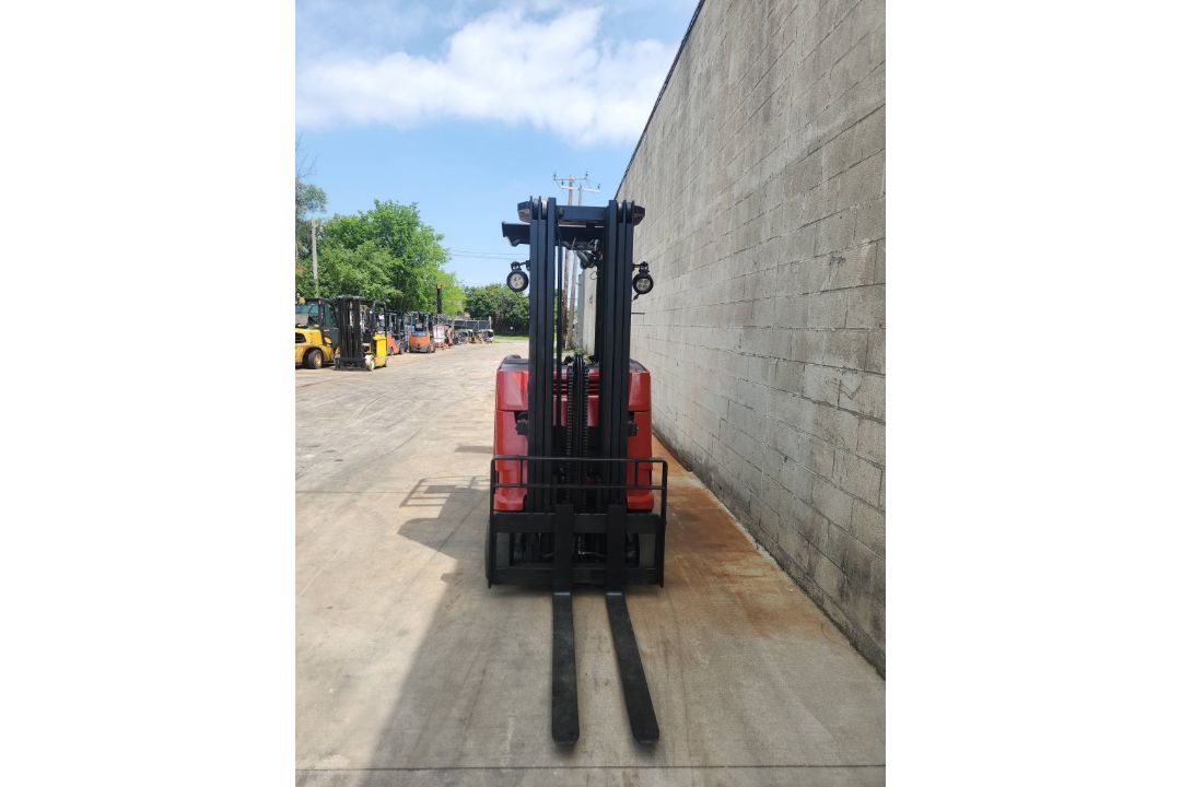 2016 Raymond Model: 415-C30TT 3,000LB Stand Up Counterbalance Electric Forklift. - Image 7 of 7