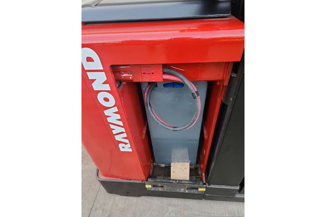 2020 Raymond Model: 530-OPC30TT 3,000LB Electric Order Picker Forklift. Hours: 7,615 - Image 4 of 8