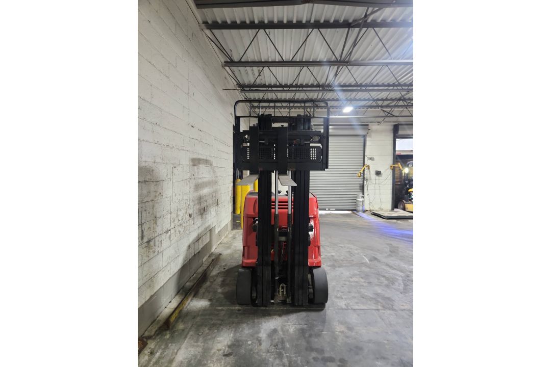 Raymond Model: 425-C30TT 3,000lb Stand Up Counterbalance Electric Forklift. Hours: 3,125 - Image 2 of 7