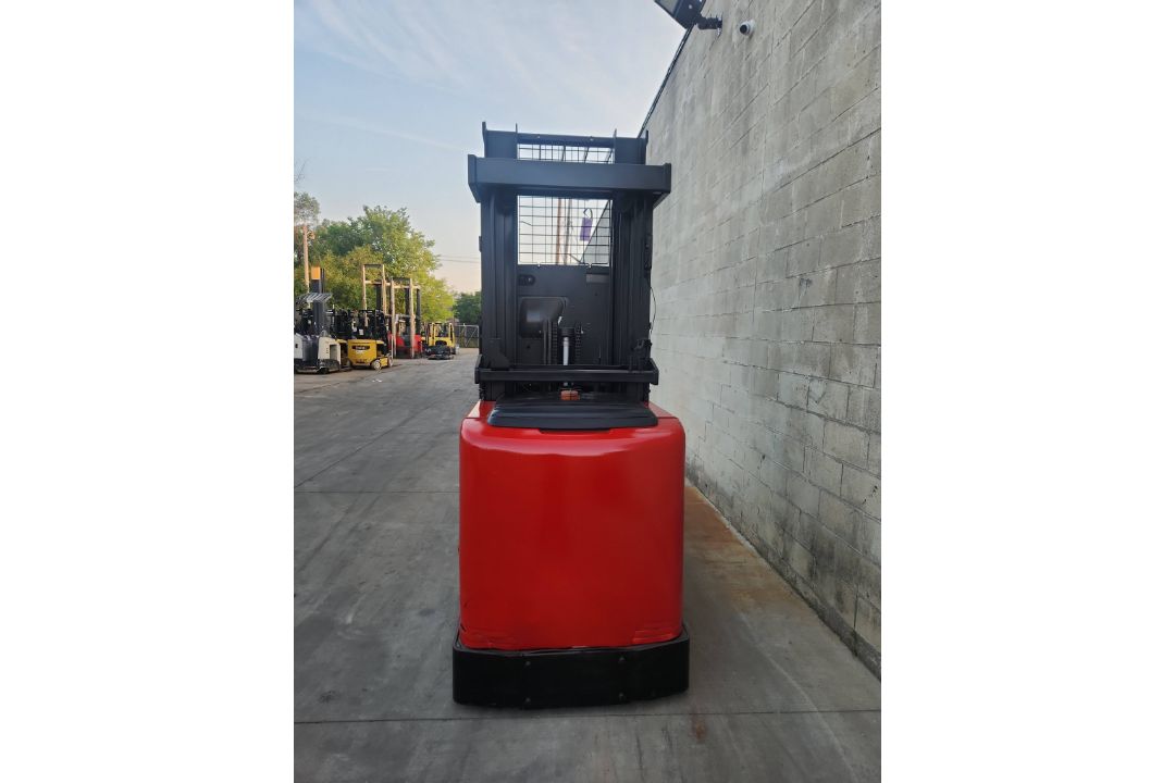 2020 Raymond Model: 530-OPC30TT 3,000LB Electric Order Picker Forklift. Hours: 6,708 - Image 2 of 8