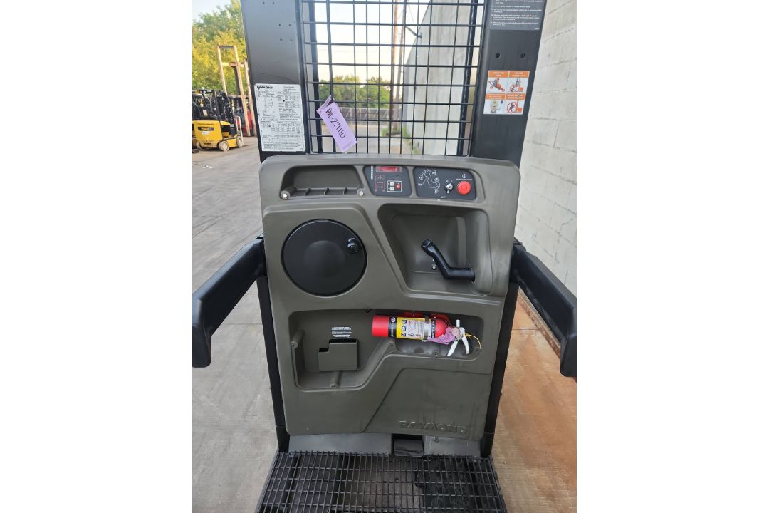 2020 Raymond Model: 530-OPC30TT 3,000LB Electric Order Picker Forklift. Hours: 7,615 - Image 6 of 8