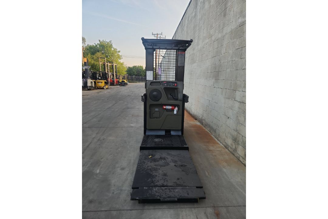 2020 Raymond Model: 530-OPC30TT 3,000LB Electric Order Picker Forklift. Hours: 6,708 - Image 4 of 8