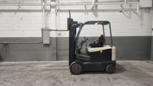 Crown FC5225-50 5,000LB Sit Down Electric Forklift. Hours: 5,526