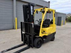 2016 Hyster S60FT 6,000LB Capacity. LP Powered Forklift. 3 Stage Mast, 225 hours!