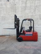 Raymond Model: 445-C35TT 3,500Lb 3-Wheel Electric Forklift.