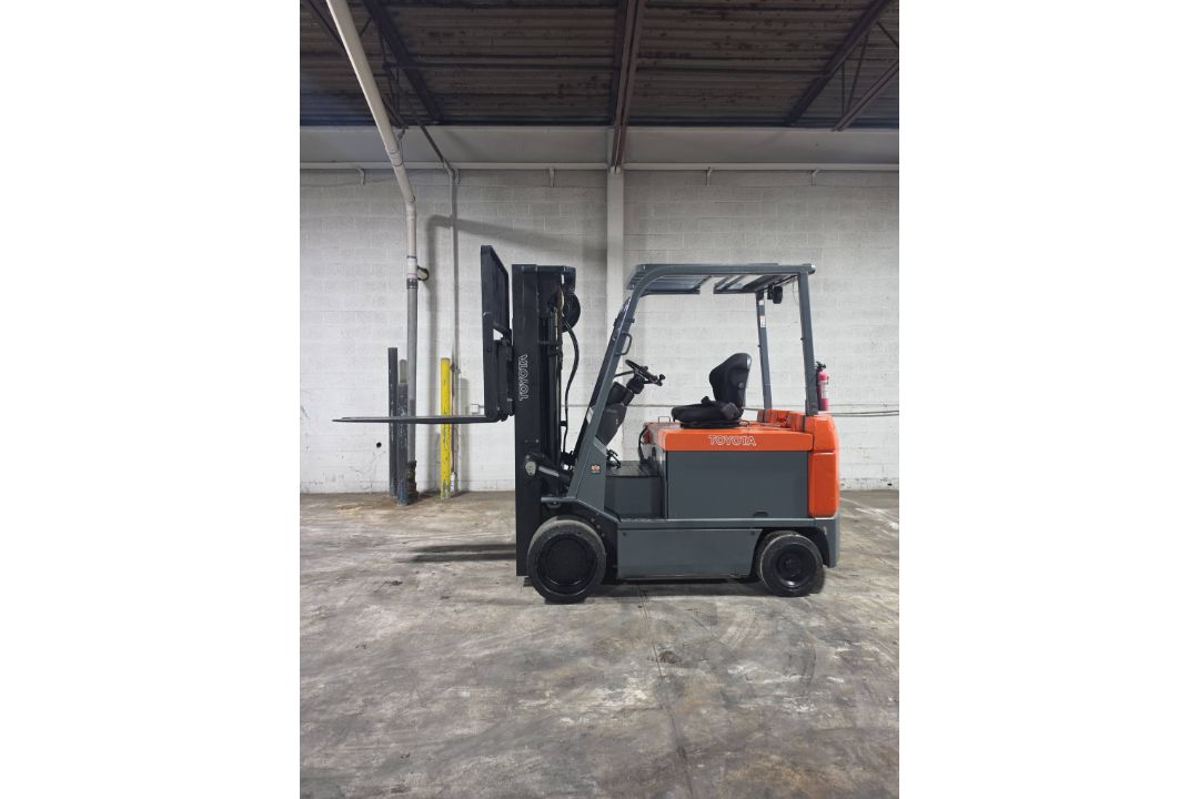 Toyota Model: 7FBCU45 10,000lb Capacity Electric Forklift. Hours: 1,735! - Image 1 of 7