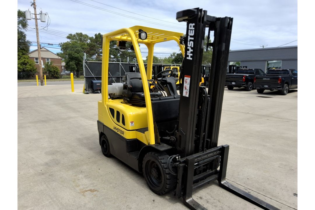 2017 Hyster S60FT 6,000LB Capacity. LP Powered Forklift. 3 Stage Mast, Hours: 5,105 - Image 5 of 8