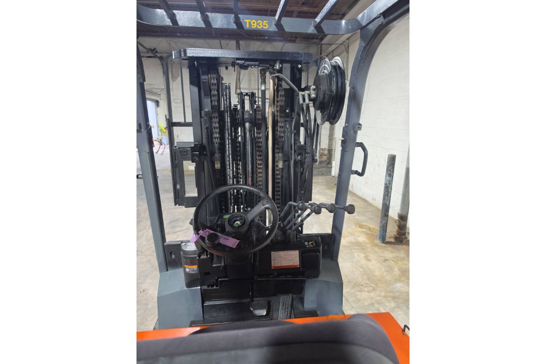 Toyota Model: 7FBCU45 10,000lb Capacity Electric Forklift. Hours: 1,735! - Image 3 of 7