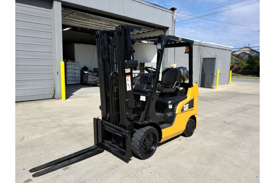 CAT Model: C5000 5,000lb Capacity Cushion Tire LP Powered Forklift. - Image 1 of 9