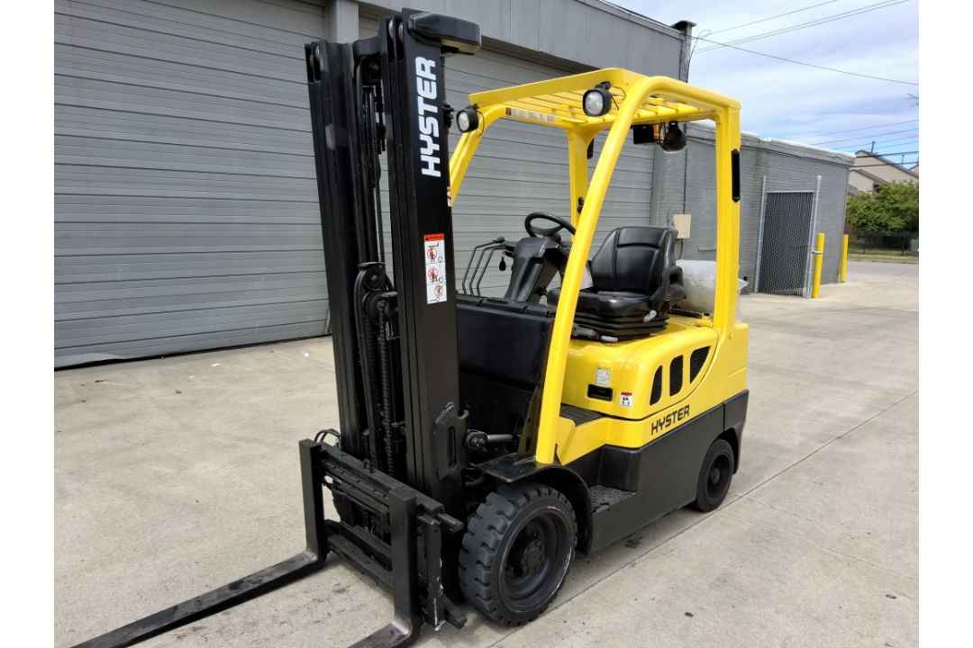 2017 Hyster S60FT 6,000LB Capacity. LP Powered Forklift. 3 Stage Mast, Hours: 5,105 - Image 1 of 8