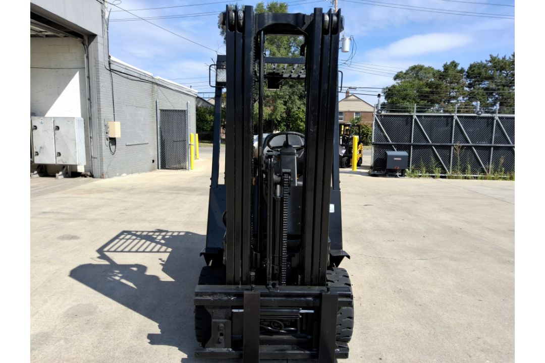 Yale Model: GLC050 5,000LB LP Powered Forklift. Hours: 6,603 - Image 6 of 9