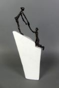 LUISE KÖTT-GÄRTNER (1953), "Zu zweit geht's", Bronze, auf Gipssockel,