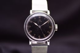 Omega 2390 Elegant Black Gilt Dial Pre War Manual Wind Wristwatch Calibre 30T2 c.1939