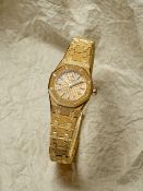 AUDEMARS PIGUET. A FINE 18K GOLD QUARTZ BRACELET WATCH Royal Oak 'Mini Frosted Gold', Ref: 6763...