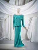 Yves Saint Laurent, collection Haute Couture, Automne-Hiver 1984. Ensemble du soir en soie turquo...