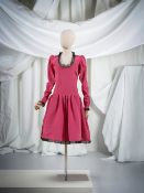 Yves Saint Laurent, collection Haute Couture, Printemps-Eté 1994. Robe du soir courte en rep...