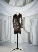 Yves Saint Laurent, collection Haute Couture, Printemps-Eté 1968. Robe de cocktail en soie &...