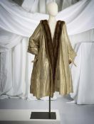 Christian Dior, collection Haute Couture, Printemps-Eté 1955. Manteau du soir en gaze lam...
