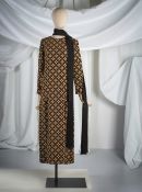 Yves Saint Laurent, collection Haute Couture, Printemps-Eté 1970. Robe en soie imprimée...