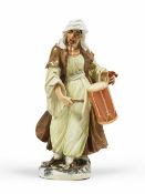 Grande et très rare figure en porcelaine représentant une sorcière au tambour, Mei...