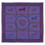 HERMÈS: COUVERTURES ET TENUES DE JOUR SILK SCARF 90cm