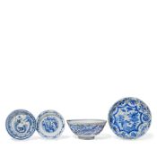 A GROUP OF BLUE AND WHITE WARES Late Ming Dynasty (4)
