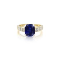 SAPPHIRE AND DIAMOND RING