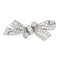 DIAMOND BOW BROOCH, CIRCA 1915