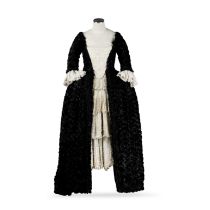 'The Raven Dress', worn by Geillis Season 1, Episode 11, 'The Devil's Mark' 2