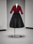 Christian Dior, collection Haute Couture, Printemps-Eté 1952. Ensemble de cocktail en mousse...