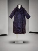 Christian Dior Boutique, collection Couture, circa 1957. Manteau de cocktail en soie. Christian D...
