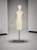 Christian Dior Boutique, collection Prêt-à-Porter, circa 1990. Robe bustier en guipure ...