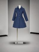 Christian Dior, collection Haute Couture, Printemps-Eté 1955. Manteau en lainage bleu. Chris...