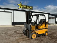 Caterpillar T80D Forklift