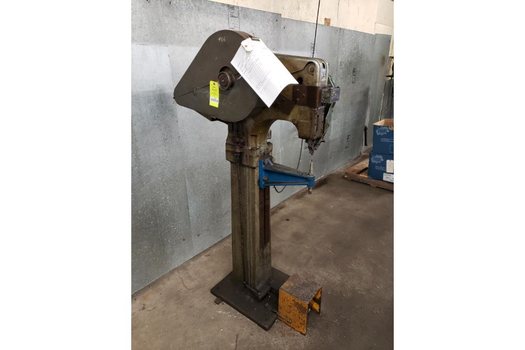 Chicago Rivet & Machine Co. riveter machine. 115/208-230V. Sing. Phase ...