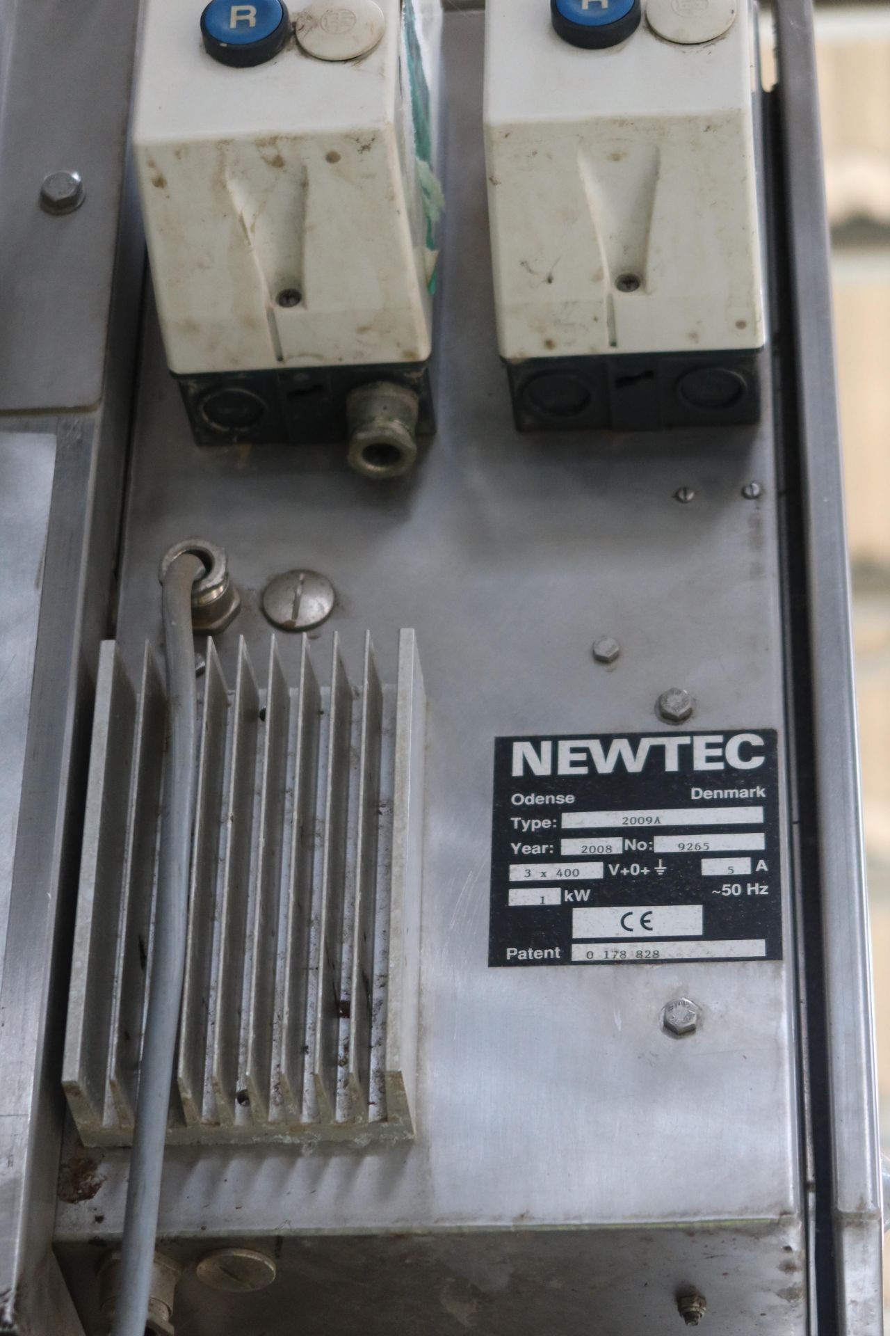 2008, Newtec s/steel system weigher, Type: 2009A, metal framed elevated cleated conveyor 0.53m - Image 2 of 6