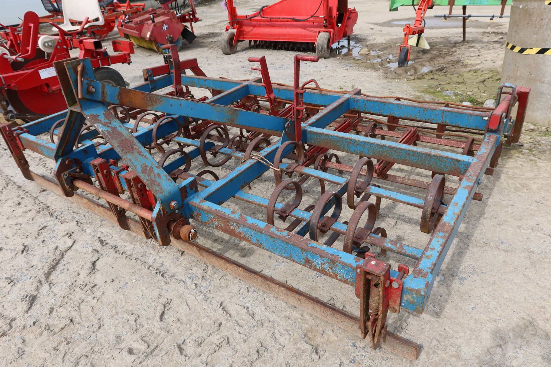 Metal framed spring tine cultivator with crumbler, 9' width. - Image 2 of 3