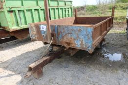 Single axle tipping trailer, 11' (l) x 7.4' (w).