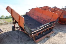 Downes Metal Framed Mobile Incline Hopper Belt Conveyor, 6' intake, vari speed motor, flow stop/