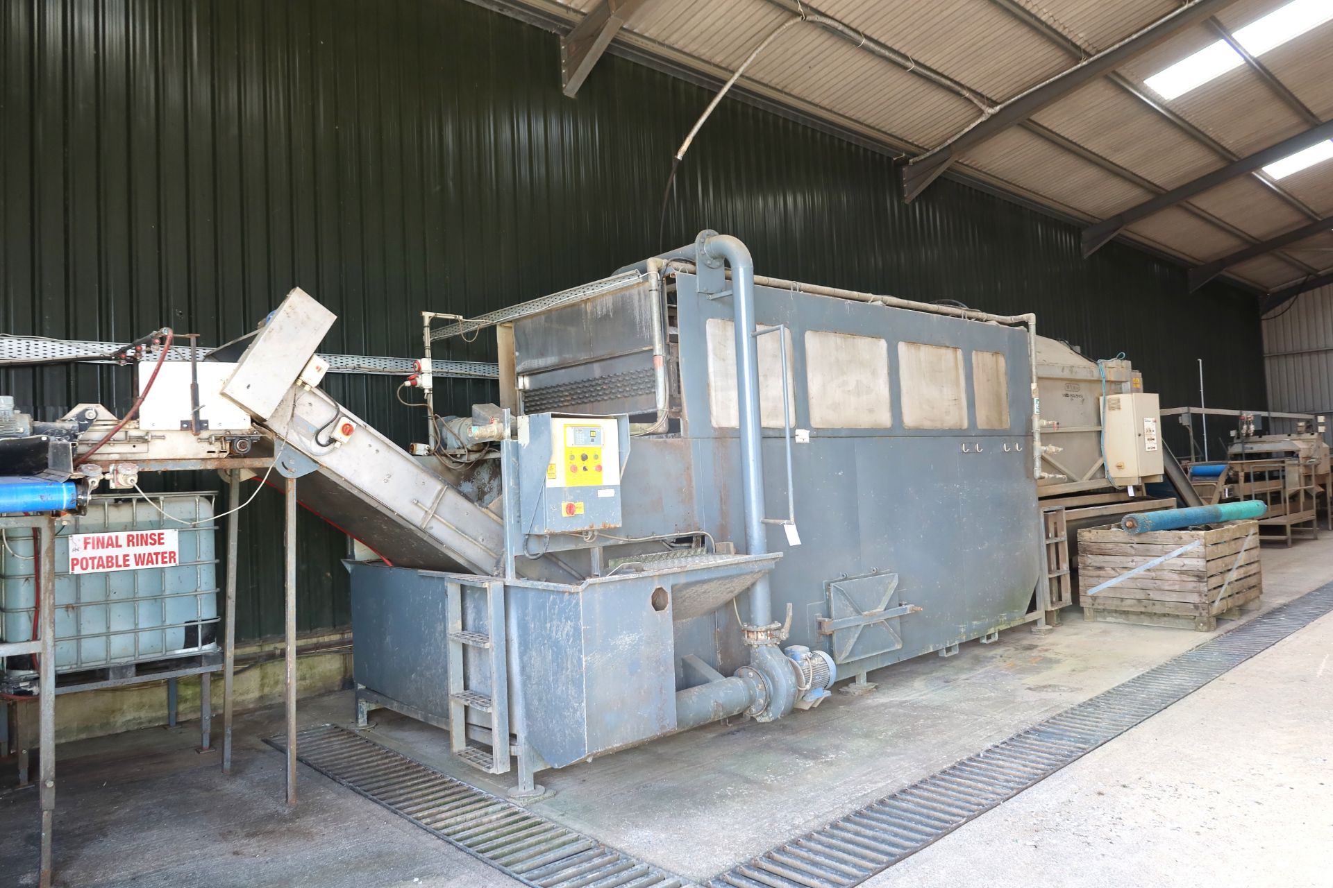 Tong Peal Hydro Cooler for fruit and vegetables, with wide belt web conveyor, 2014, DC s/steel