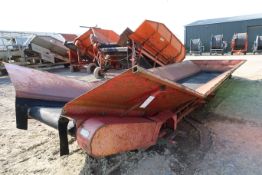 Tong Long boat hopper, 9m (l) x 1m (w).