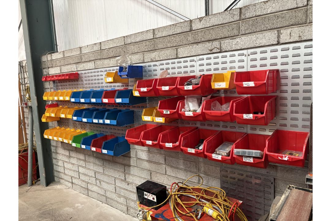8 x Metal Lurve Panels with Qty of Lin Bins.