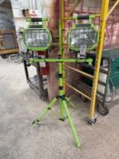 COMMERCIAL ELECTRIC DUAL HEAD QUARTZ LIGHT STAND