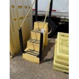 4-STEP POLY STAIRCASE