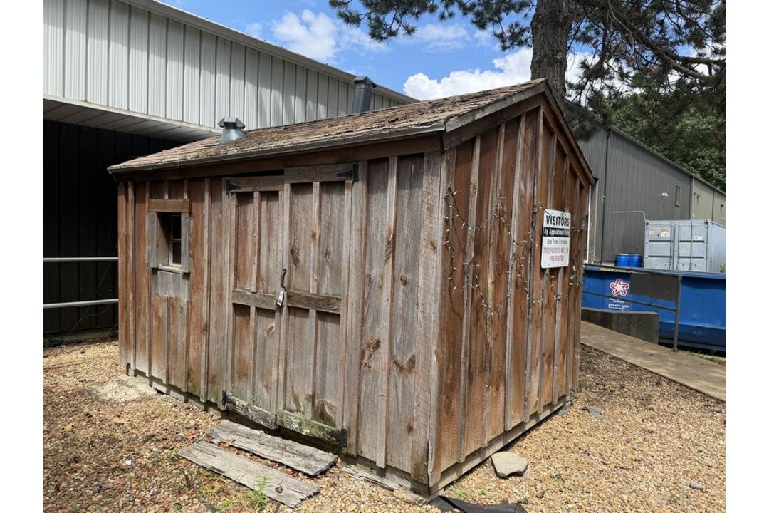 12'X8'X9' WOOD 2D SHED W/ WINDOW & EXHAUST PIPES