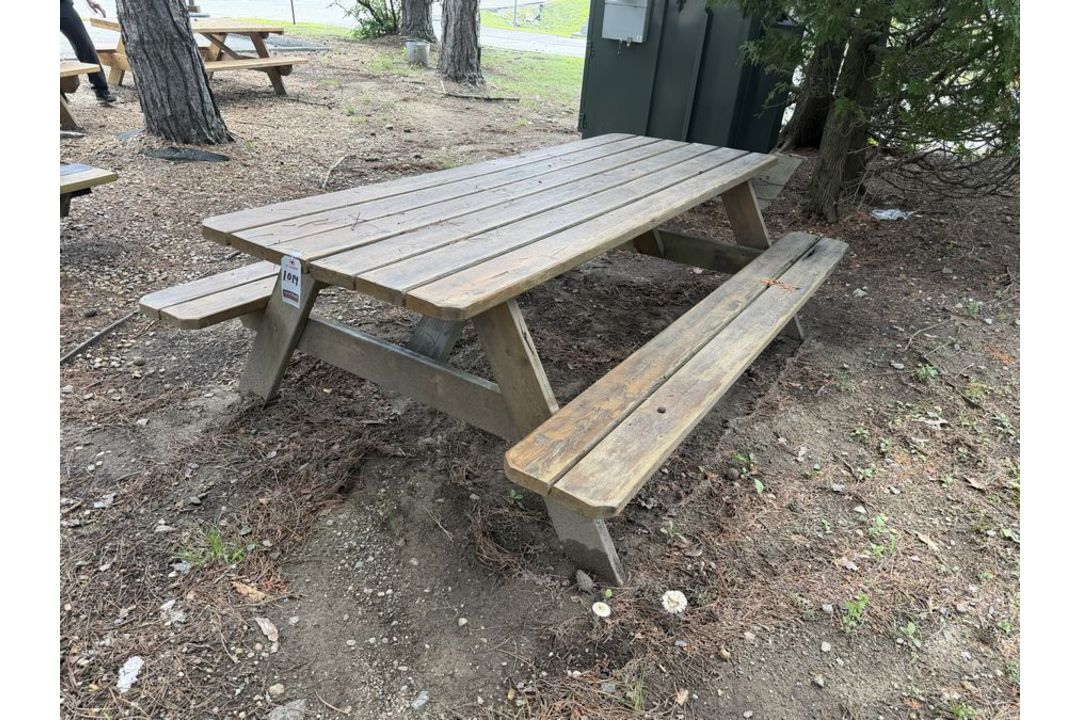 8' WOOD PICNIC TABLE